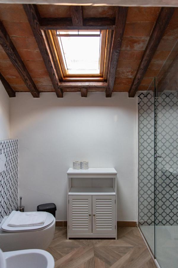 Large 2br Near Piazza San Marco Apartment Florence